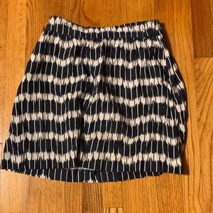 Loft skirt with pockets